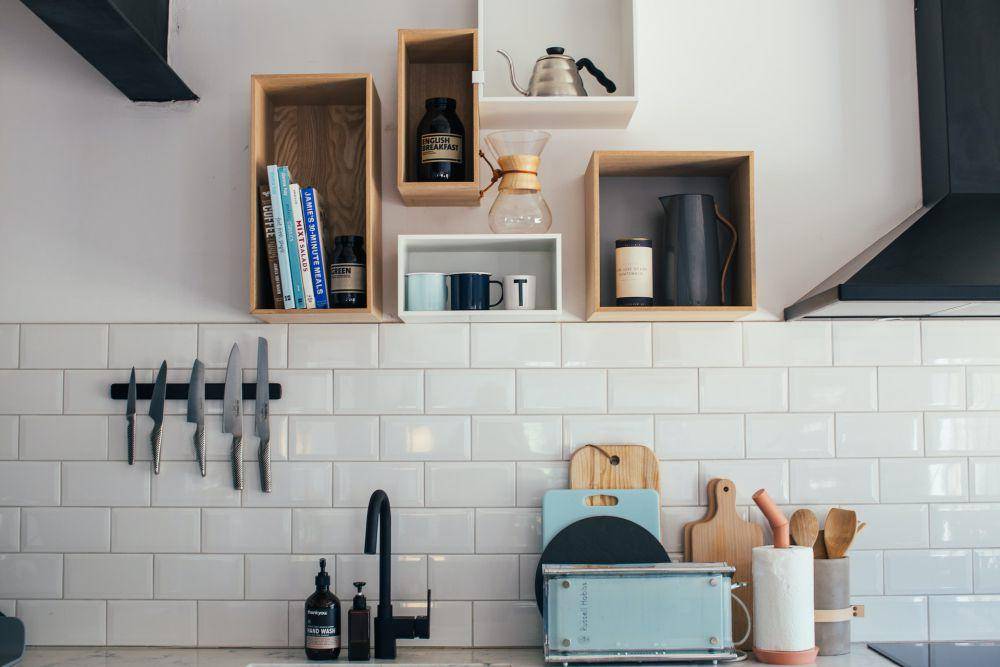ilustrasi rak dapur minimalis (pexels.com/Rachel Claire)