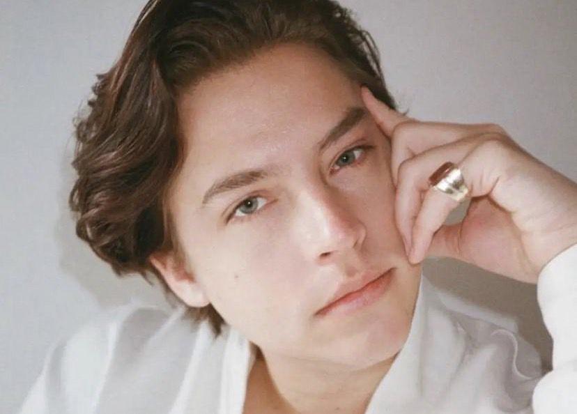 Cole Sprouse Pernah Dapat Acaman Pembunuhan dari Fans, Kenapa?
