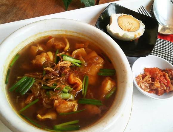Rawon kikil Bondowoso (IDN Times/Agung Sedana)