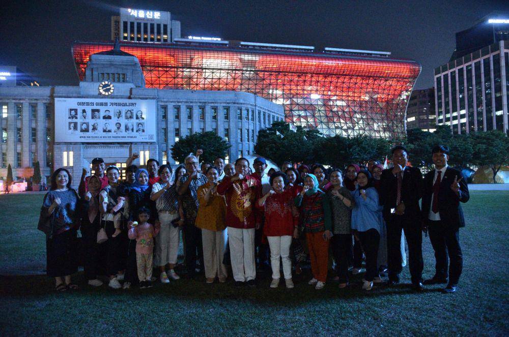 Light Up Red and White di Balai Kota Seoul, Korsel. (dok. KBRI Seoul)