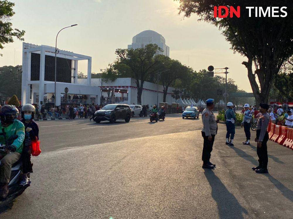 Beberapa ruas jalan di sekitar Istana ditutup saat upacara HUT RI (IDN Times/Irfan Fathurohman)