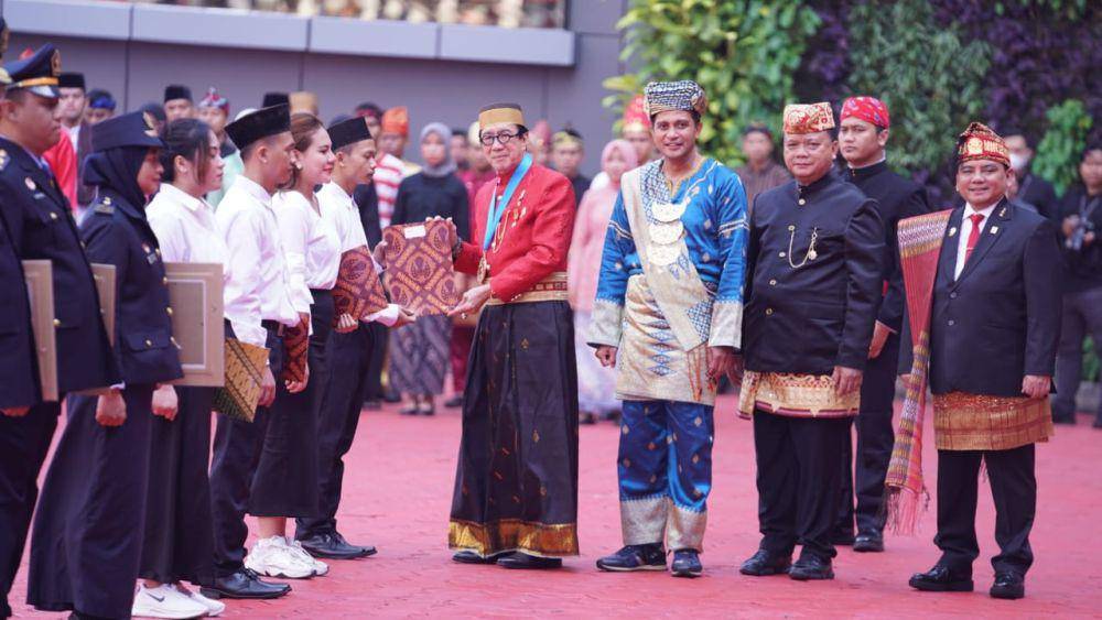Menteri Hukum dan HAM Yasonna Laoly memberikan remisi dalam rangka HUT ke-78  RI (dok. Humas Ditjen PAS)