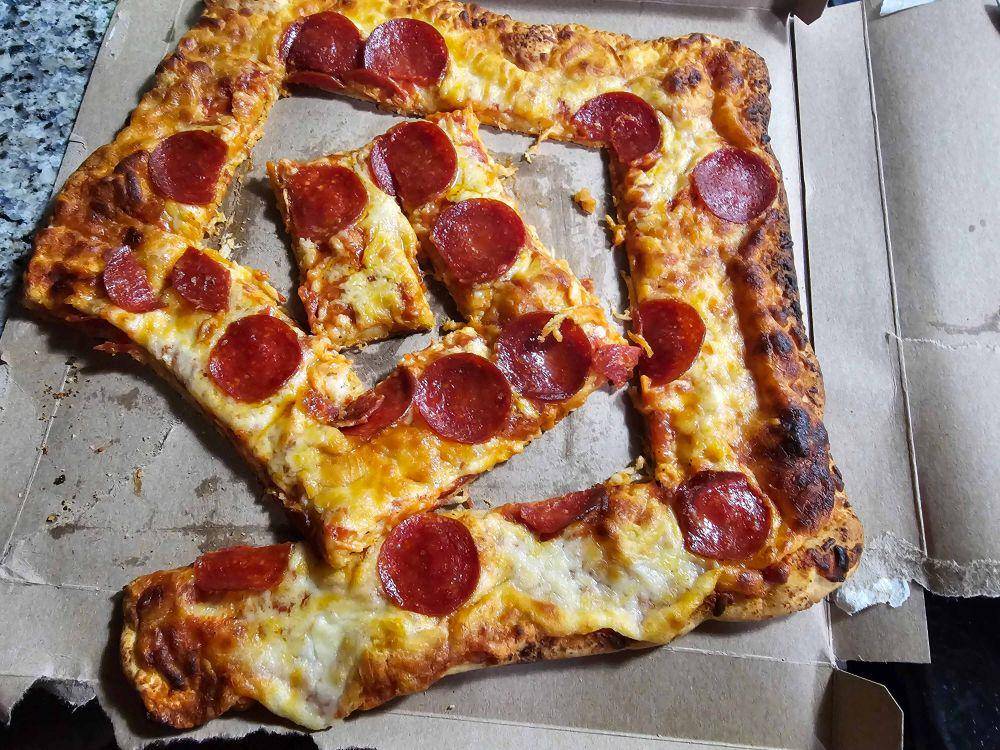 potret potongan piza yang bikin emosi (reddit.com/user/enby-deer)