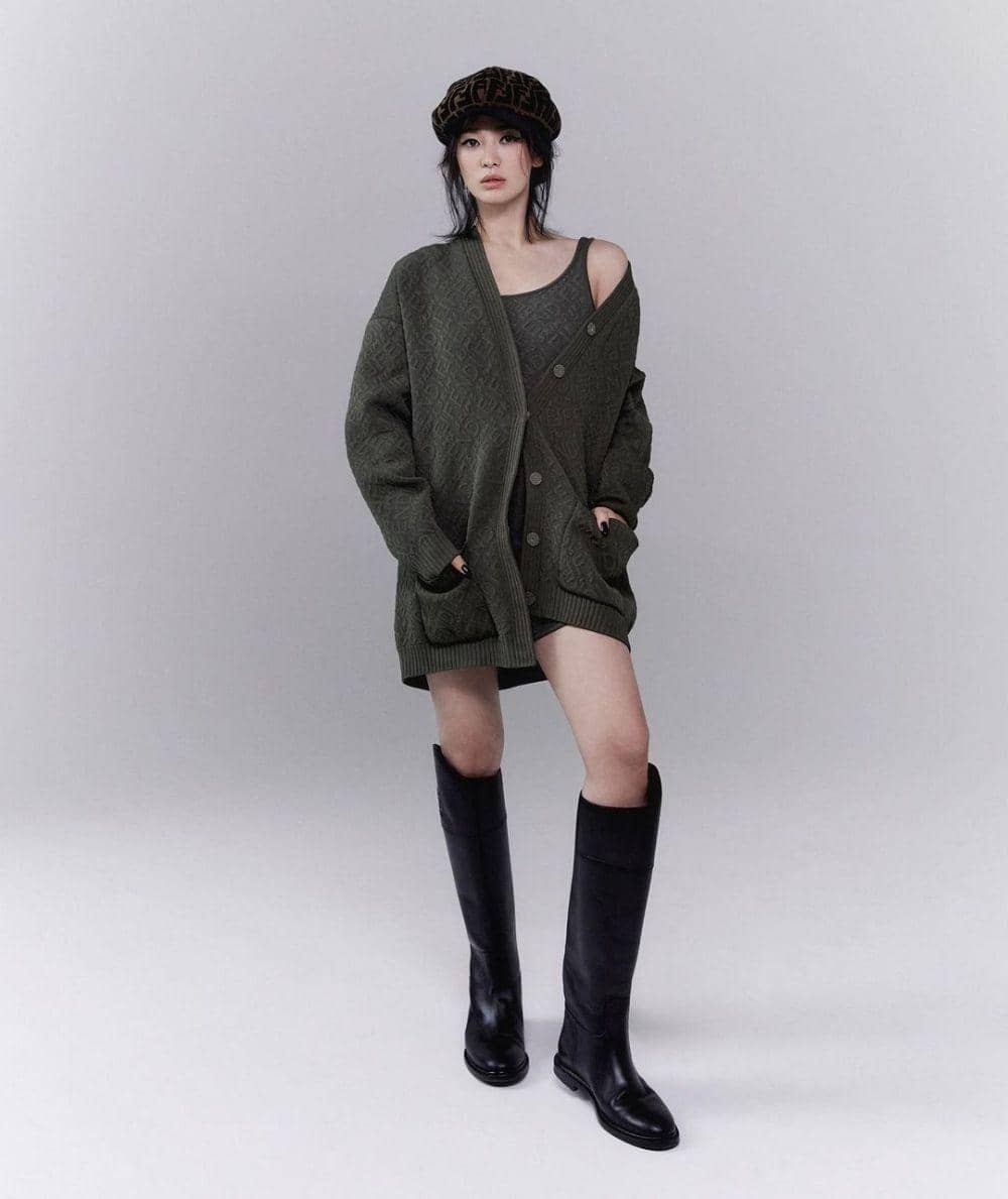 OOTD pakai topi ala Song Hye Kyo (instagram.com/kyo1122)