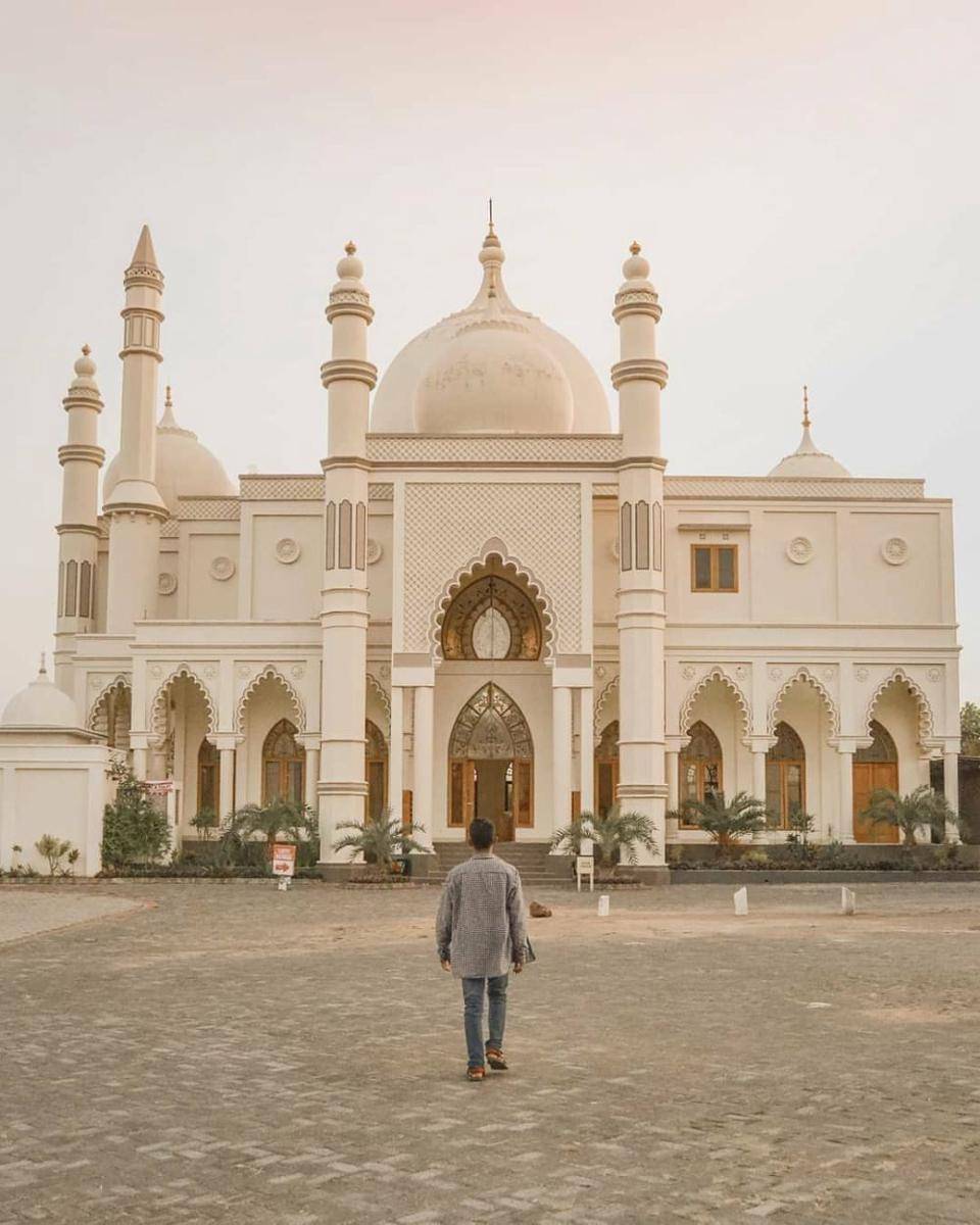 Masjid Salman Al Farisi (Instagram.com/amazingmalang)