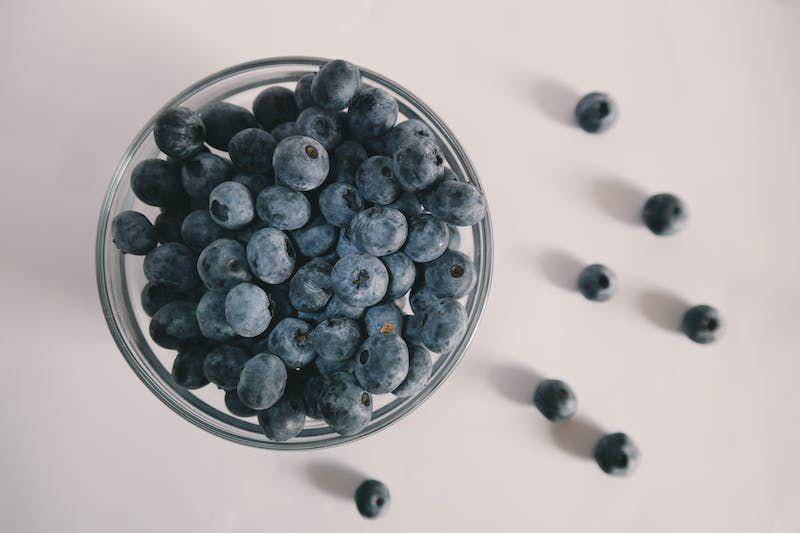 ilustrasi buah blueberry (pexels.com/Brigitte Tohm)