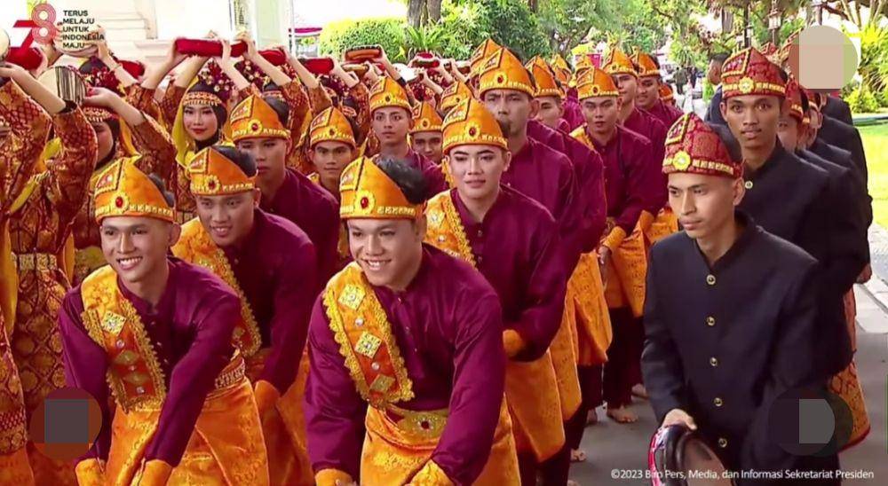 (Tarian Zapin Rodat Palembang yang tampil di Istana Negara dal upacara penurunan bendera HUT RI ke-78) IDN Times/istimewa