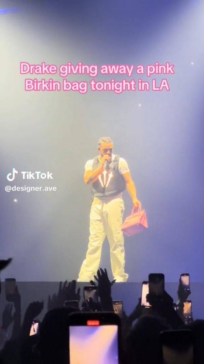 momen Drake beri penggemarnya tas Hermes Birkin (tiktok.com/@designer.ave)