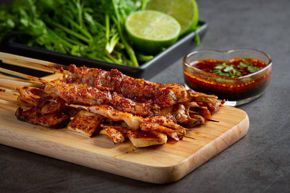 ilustrasi lemon pepper chicken skewer (freepik.com/jcomp)