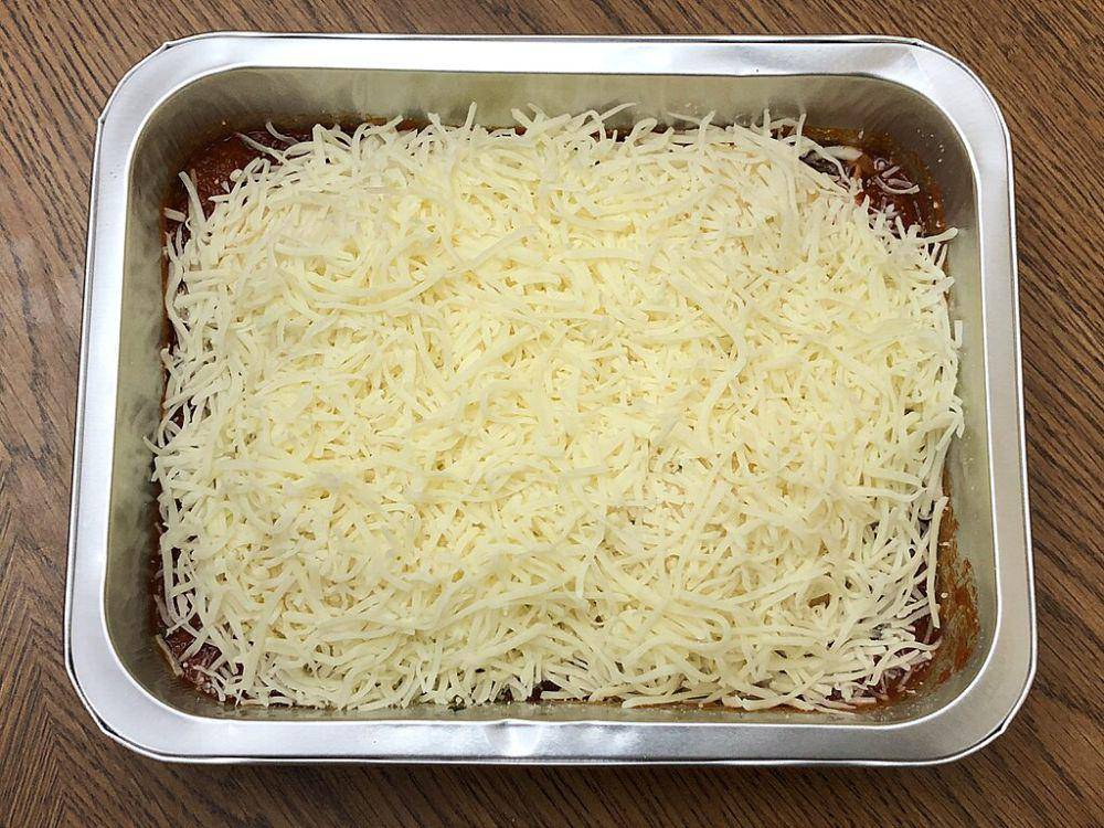 ilustrasi keju mozarella parut (commons.wikimedia.org/Famartin)