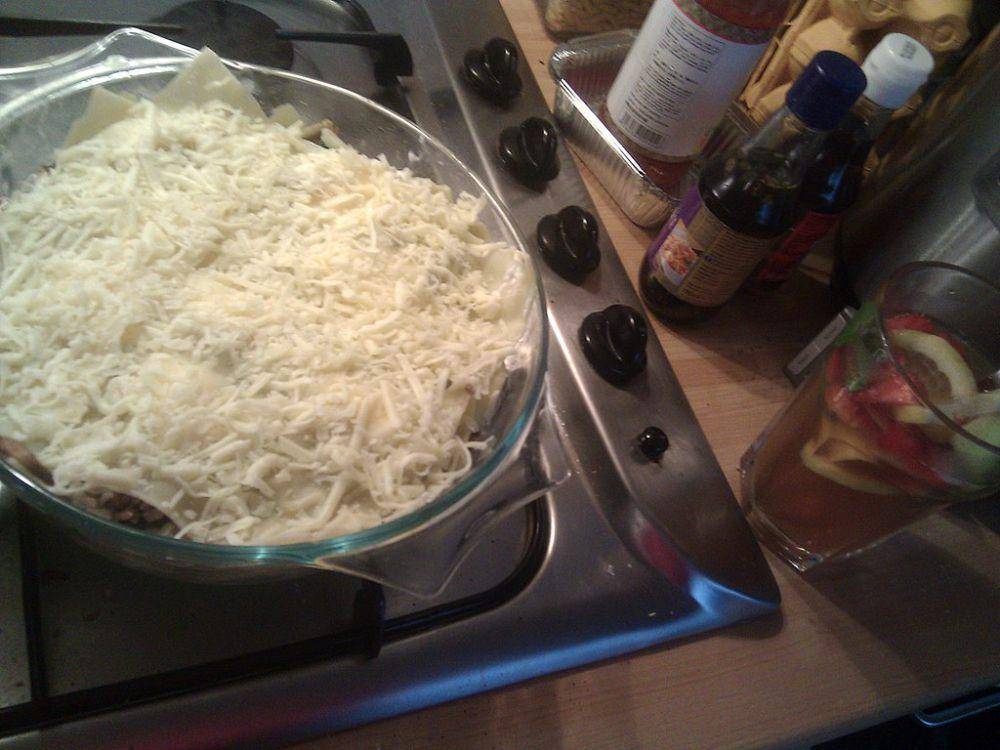 ilustrasi melelehkan keju mozzarella (commons.wikimedia.org/Miia Ranta)