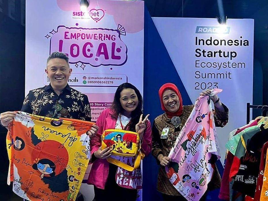 Salah satu binaan UMKM Sisternet yang berasal dari Solo, Yuliana Aqni, pemilik produk brand fashion “Markonah” (Dok. IDN Times)