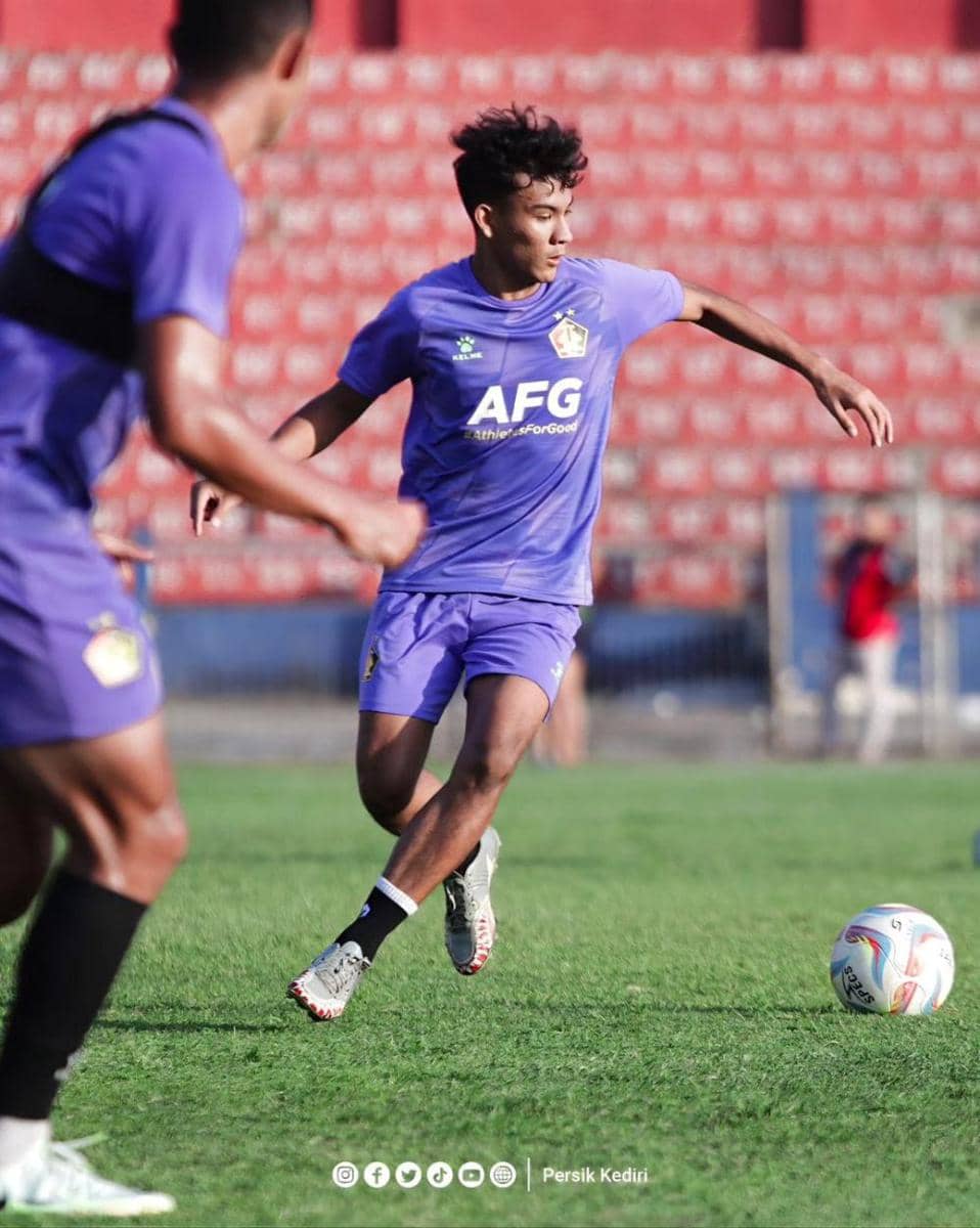 Pemain Persik Kediri saat berlatih. Instagram.com/ persikfcofficial