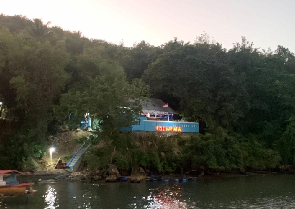 Warga Pulau Pasi di Pelosok Selayar Kini Nikmati Listrik di Malam Hari