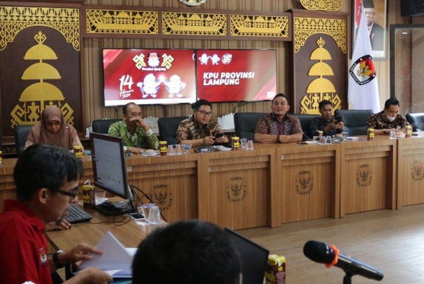 Rapat pleno KPU Lampung penetapan Daftar Calon Sementara (DCS) Anggota DPRD Provinsi Lampung. (Dok. KPU Lampung).