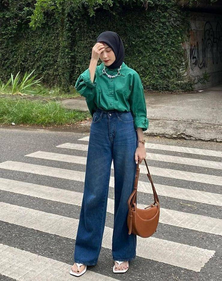OOTD hijab hijau tua (instagram.com/cutindahsundari)