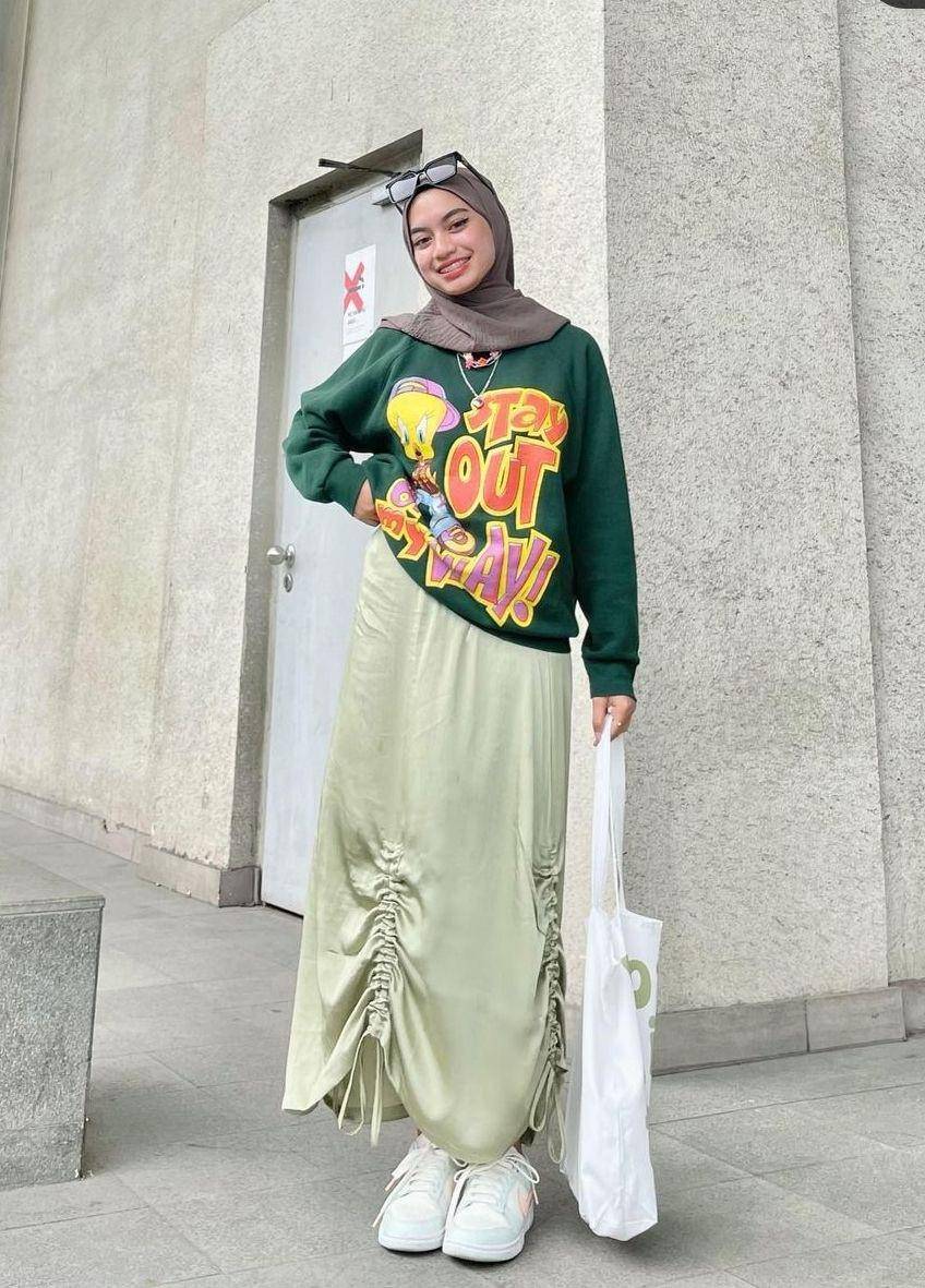 OOTD hijab hijau tua (instagram.com/adiva.selsa)