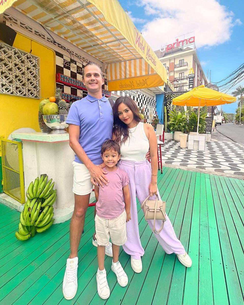 OOTD Matching ala Keluarga Rachel Goddard (instagram.com/rachgoddard)