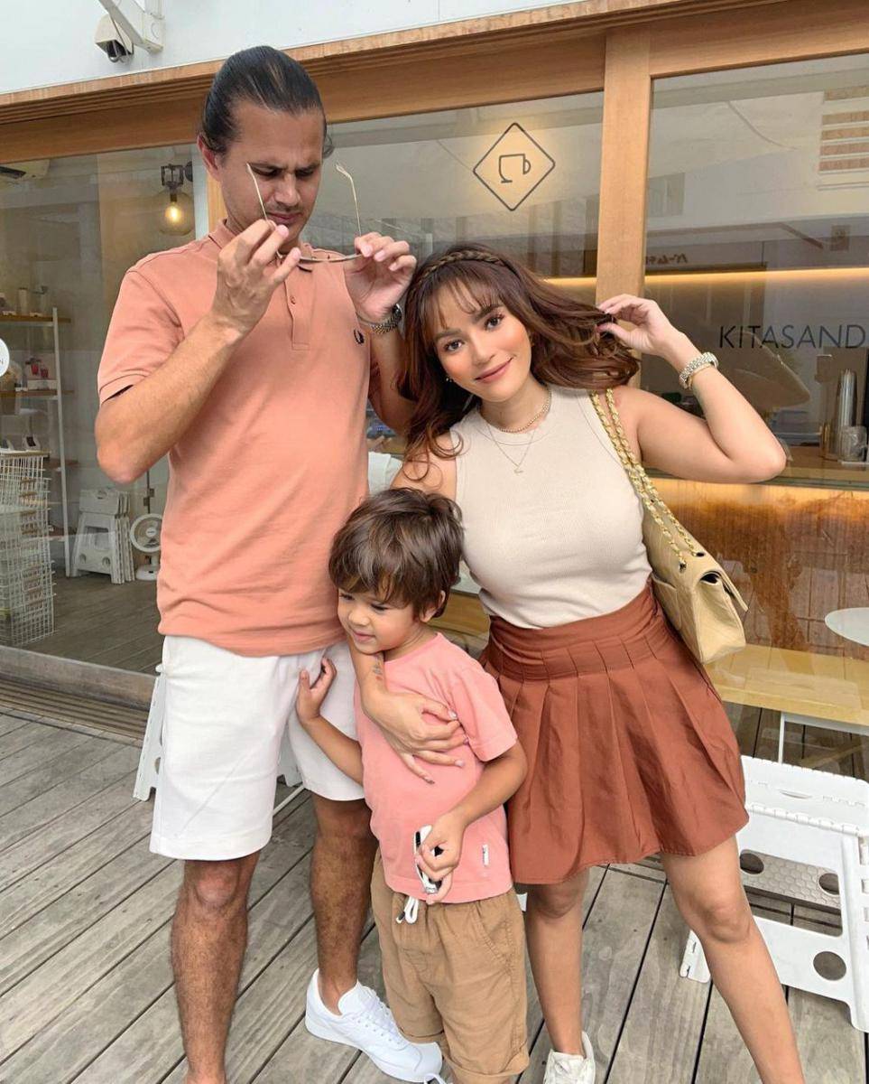 OOTD Matching ala Keluarga Rachel Goddard (instagram.com/rachgoddard)