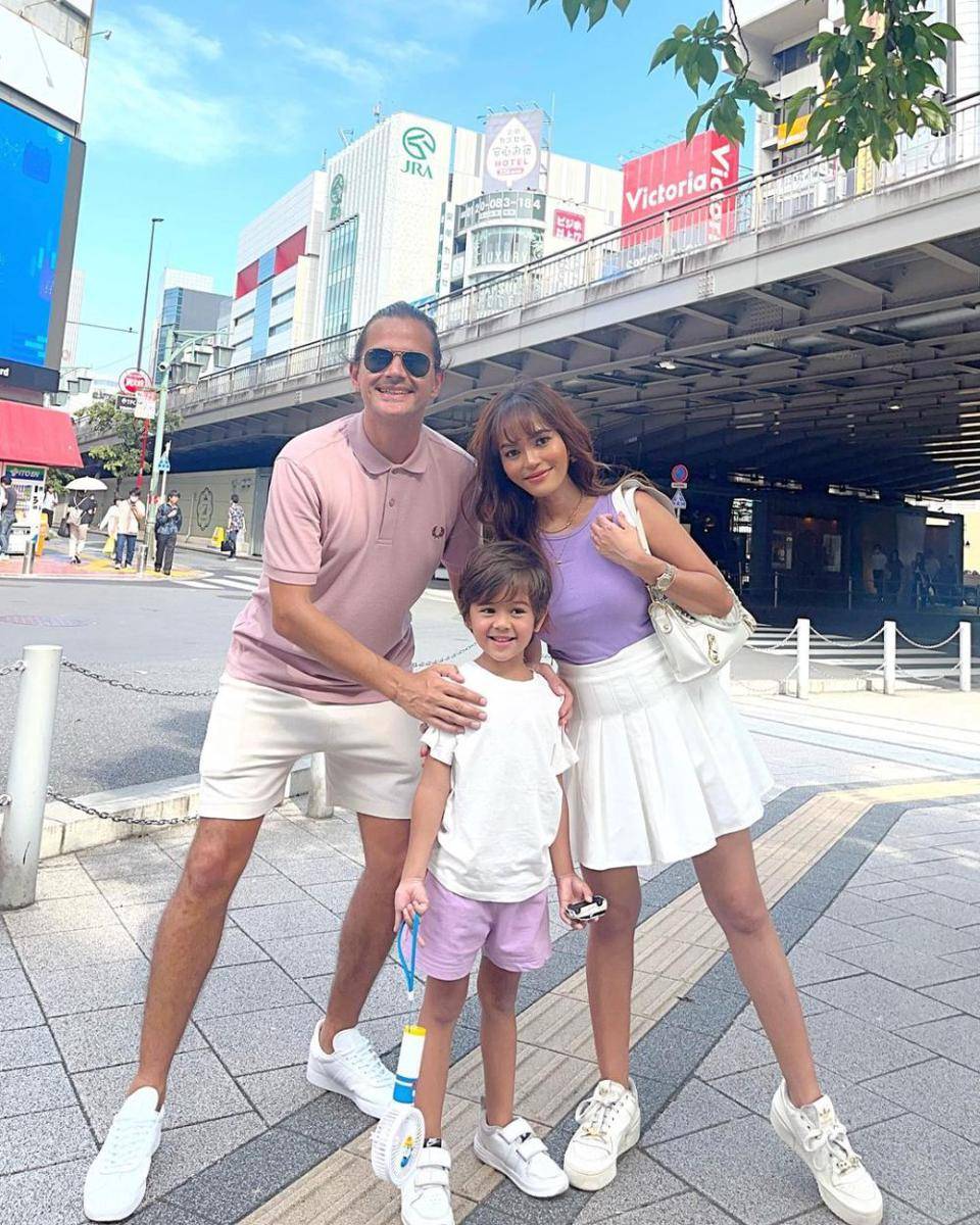 OOTD Matching ala Keluarga Rachel Goddard (instagram.com/rachgoddard)