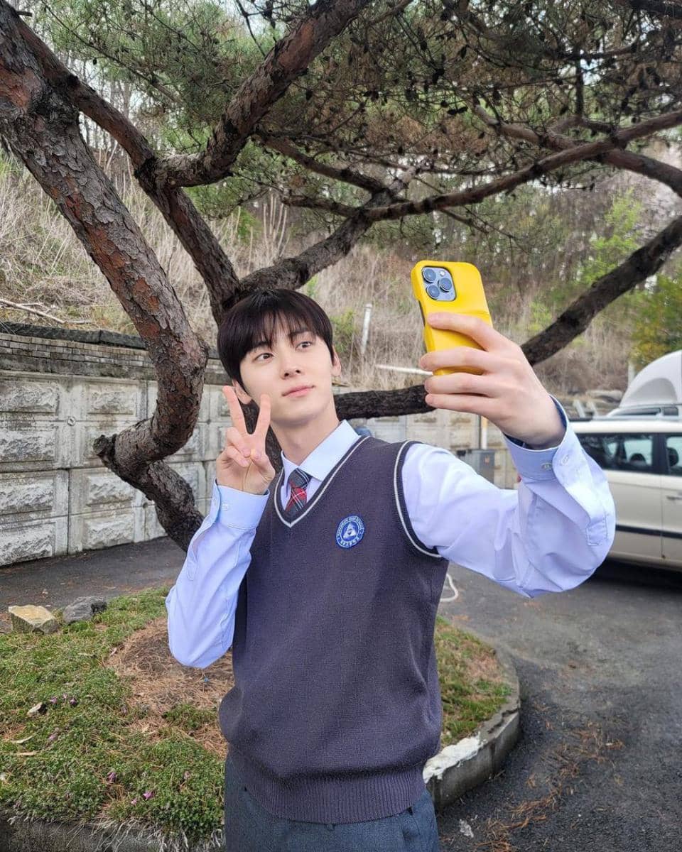Hwang Minhyun di balik layar drama My Lovely Liar (instagram.com/optimushwang)