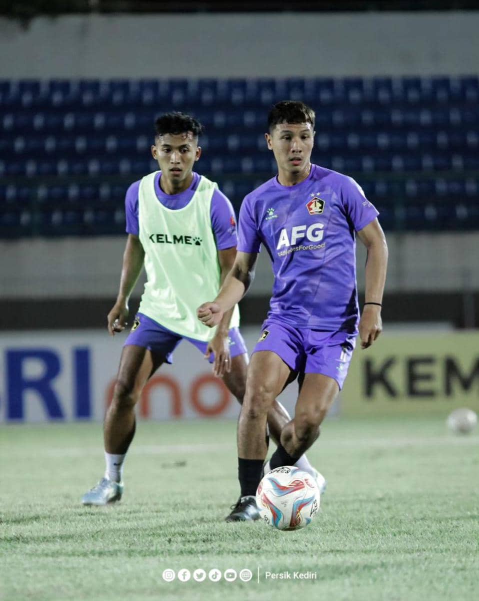Pemain Persik Kediri saat berlatih. Instagram.com/ persikfcofficial