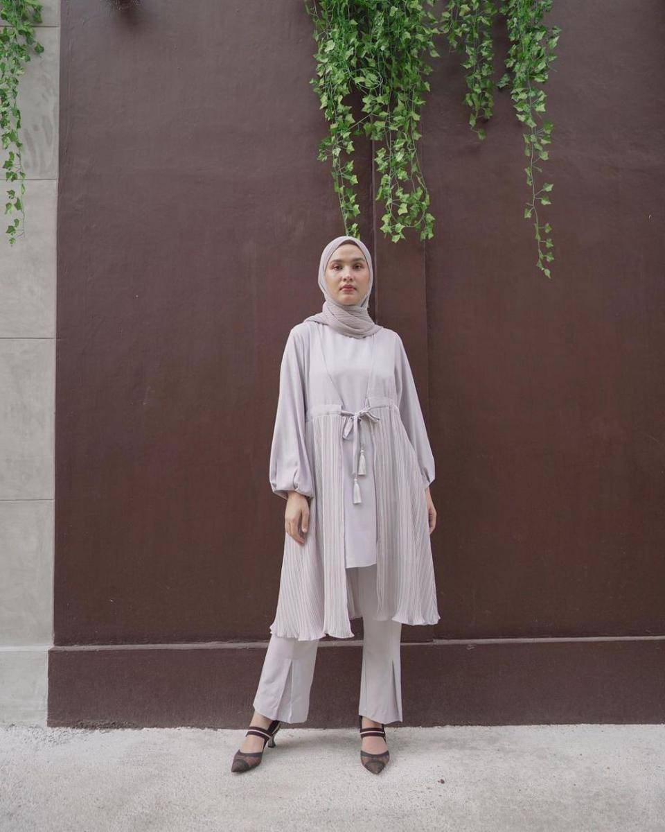Outfit hijab Dwi Handayani. (instagram.com/dwihandaanda)