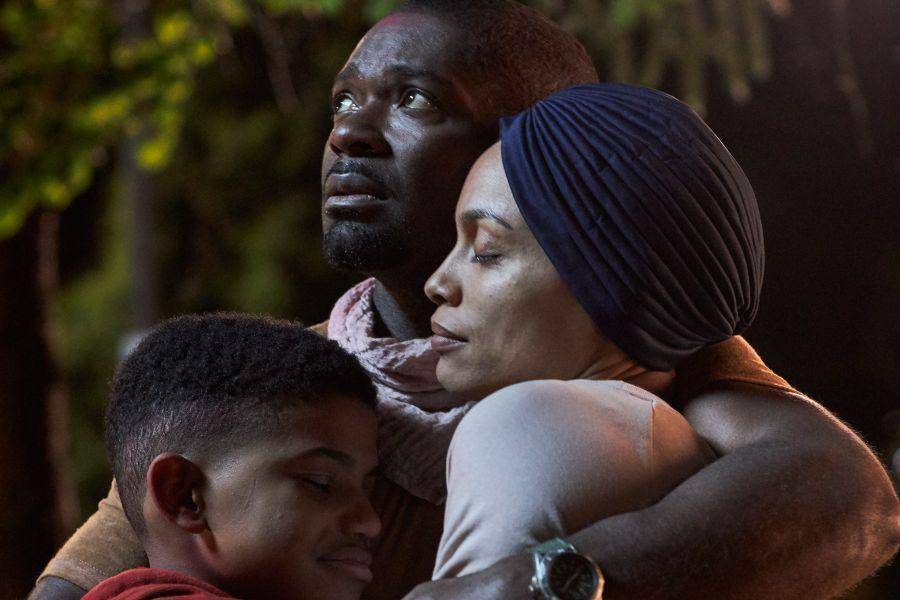 Rosario Dawson (kanan) dalam film The Water Man (dok. Netflix/The Water Man)