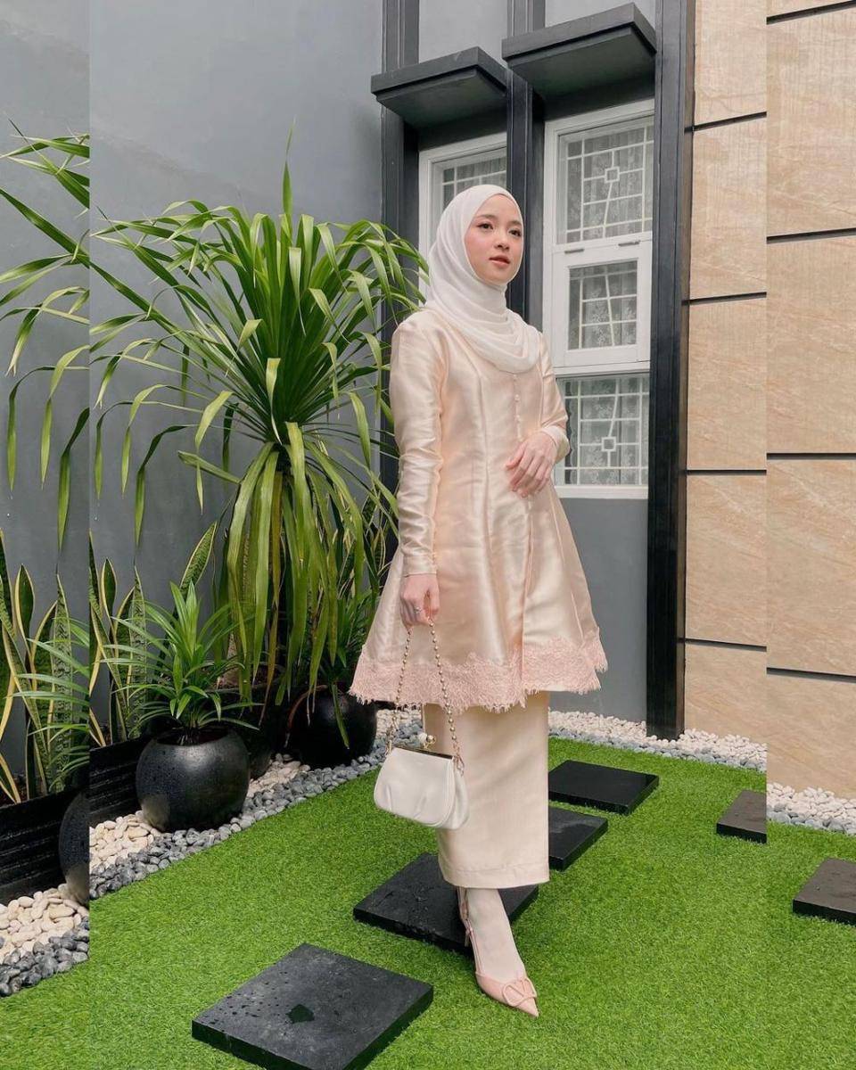 Kebaya kondangan. (instagram.com/nissa_sabyan)