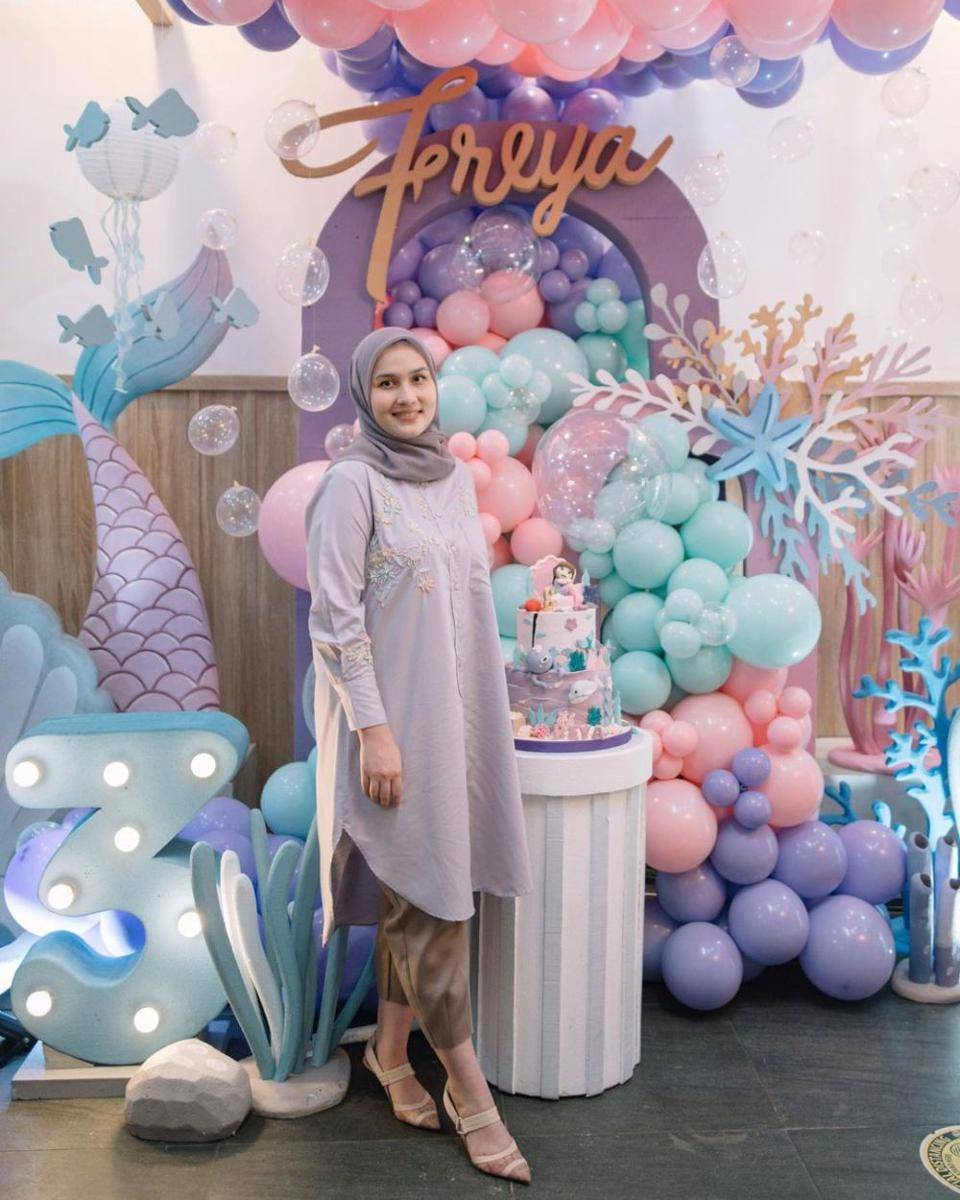 Outfit hijab Dwi Handayani. (instagram.com/dwihandaanda)