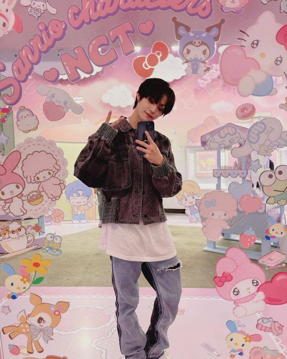 ide padu padan t-shirt ala Yangyang NCT (instagram.com/yangyang_x2)