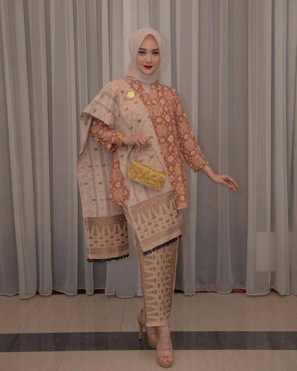 Kebaya kondangan. (instagram.com/dsyrhy)