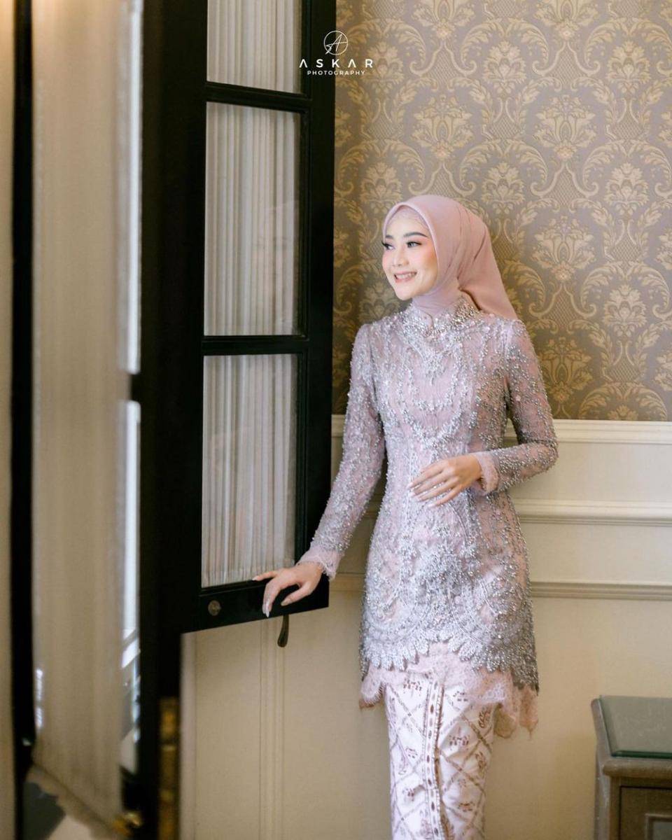 Kebaya kondangan. (instagram.com/askar_photography)