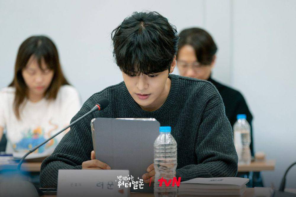 Ryeo Un saat proses script reading Twinkling Watermelon (instagram.com/tvn_drama)