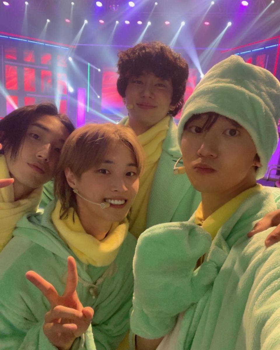 Lee Jun Young dan grupnya di Mask Girl (instagram.com/garden__fe)