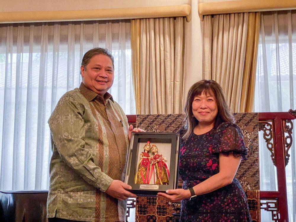 Pertemuan Menko Airlangga dengan Menteri Perdagangan Internasional Kanada Mary Ng pada Sabtu siang di Jakarta (19/8/2023). (Dok. Golkar)