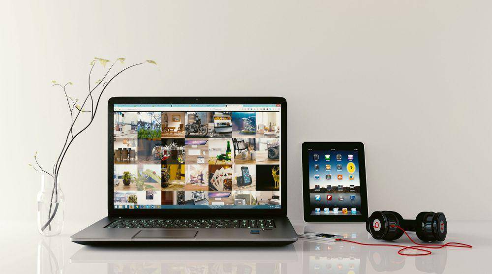 ilustrasi aplikasi di laptop(pixabay.com/Monoar_CGI_Artist)