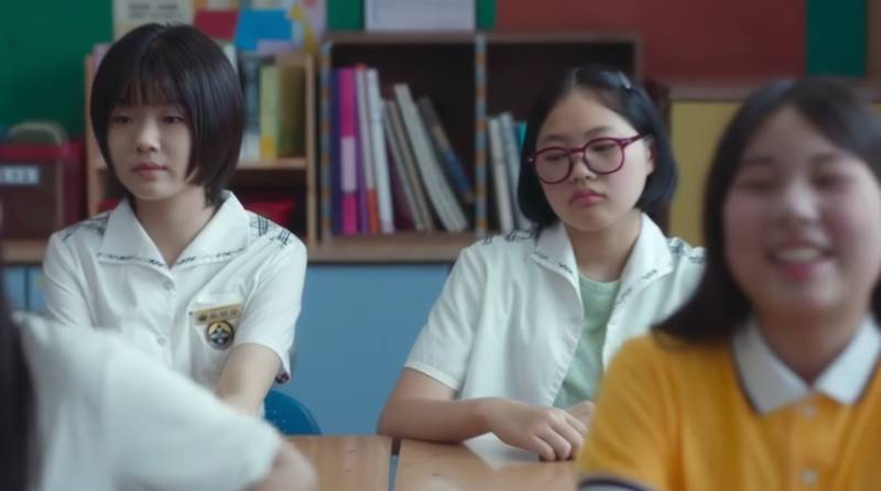 Kim Min Seo dan Shin Ye Seo di drama Korea Mask Girl (dok. Netflix/Mask Girl)