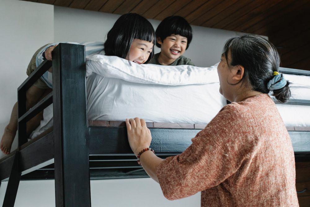 5 Alasan Ranjang Atas adalah Pilihan Terbaik bagi Anak Asrama