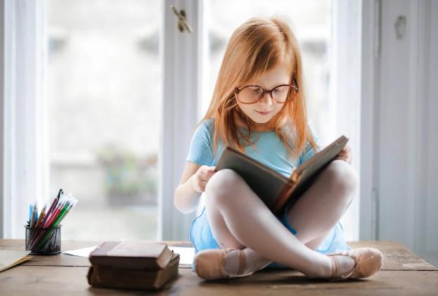 5 Cara Mempertahankan Kebiasaan Membaca pada Anak