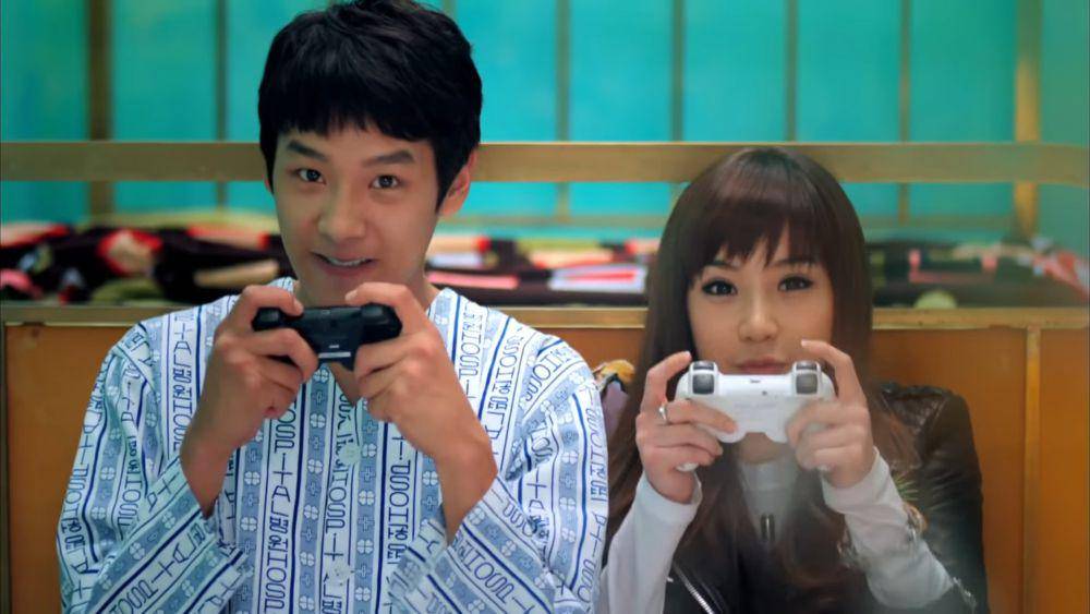cuplikan MV "You and I" dari Park Bom (youtube.com/2NE1)