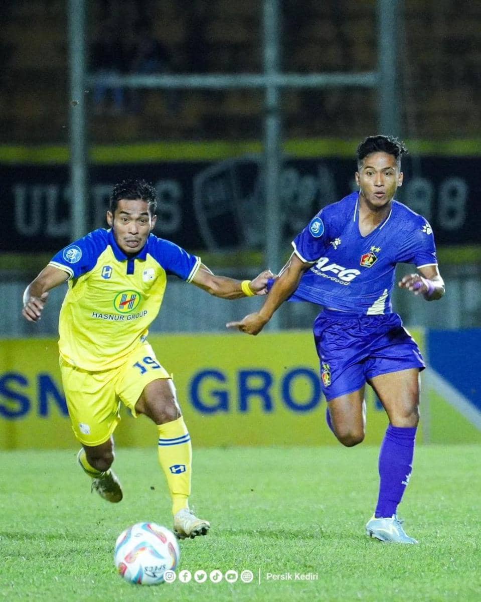 Pemain Persik Kediri saat melawan Barito Putra. Instagram.com/ persikfcofficial