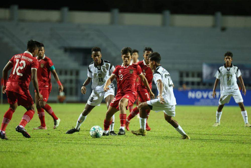 Potret duel Timnas U-23 Indonesia vs Timor Leste, Minggu (20/8/2023). (Dok. PSSI)