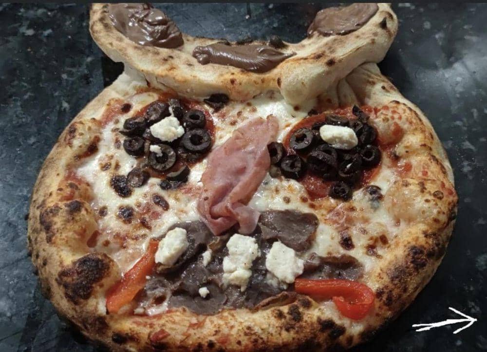 potret kocak piza menyerupai sesuatu (reddit.com/user/WeirdoEngineer)