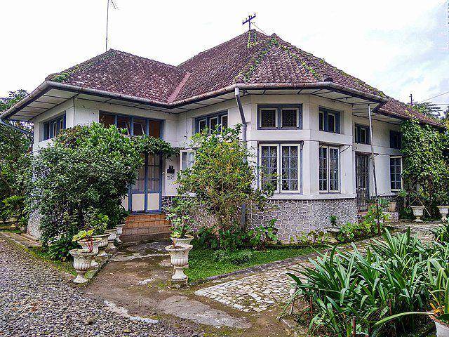 ilustrasi rumah peninggalan Belanda (commons.wikimedia.org/Fandy Aprianto Rohman)