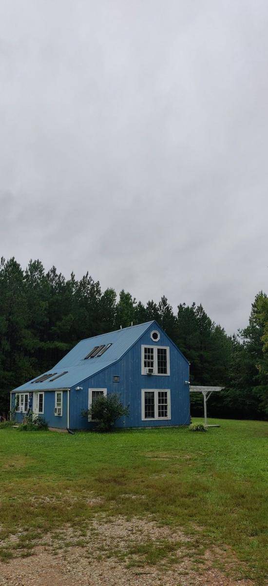 Inspirasi warna cat atap rumah untuk eksterior unik (unsplash.com/Jacques Bopp)
