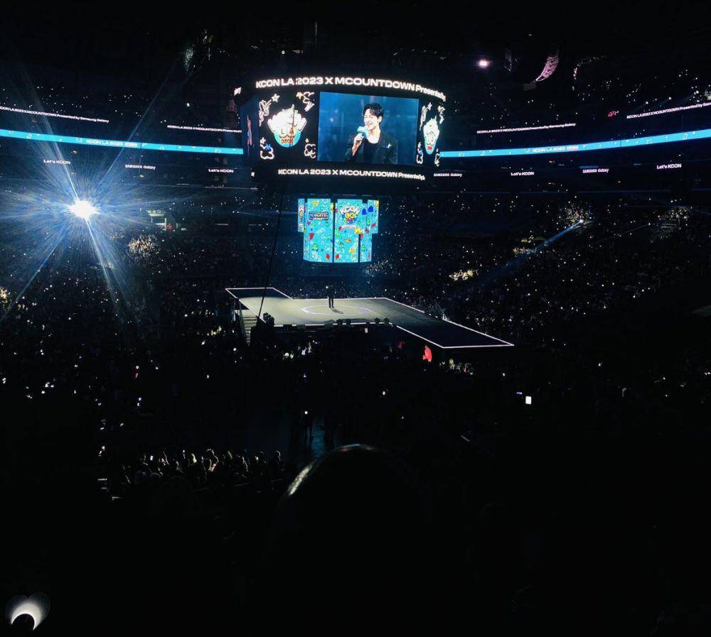 penampilan Rain di KCON LA 2023 (twitter.com/globalmyeon)