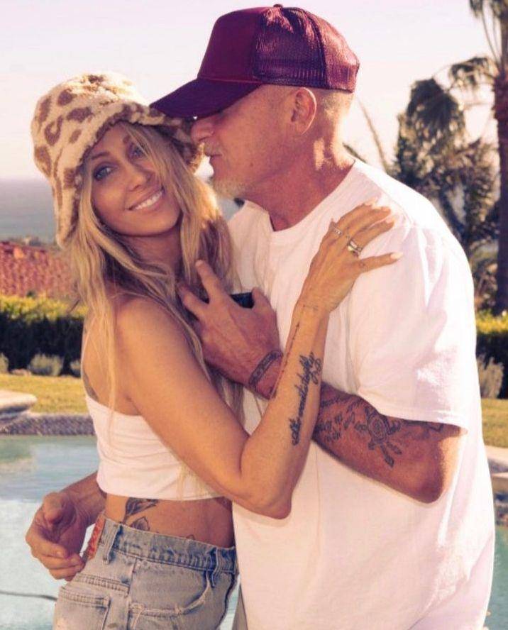 potret mesra ibu Miley Cyrus dan aktor Prison Break (instagram.com/tishcyrus)