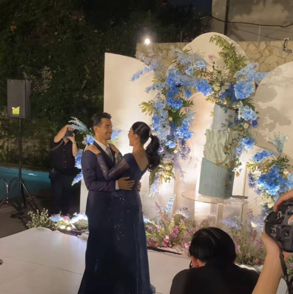 Resepsi pernikahan Tyas Mirasih dan Tengku Tezi. (Instagram.com/adenbajaj)