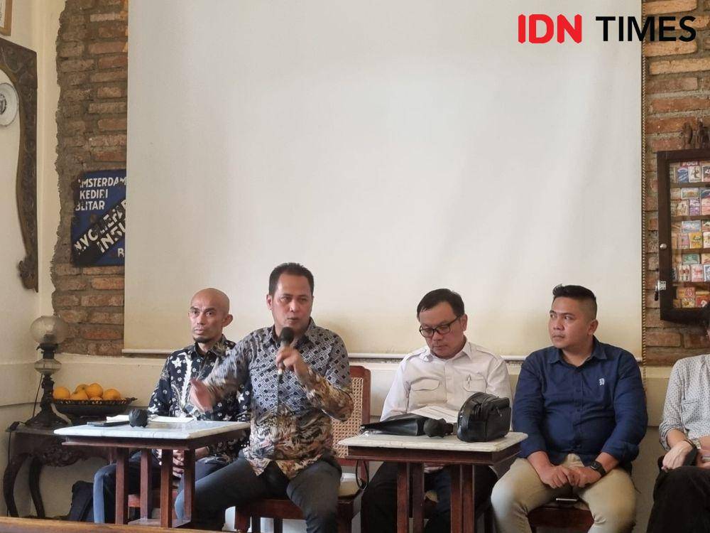 Konferensi pers gugatan ke MK soal batas maju jadi capres maksimal 2 kali (IDN Times/Ilman Nafi'an)